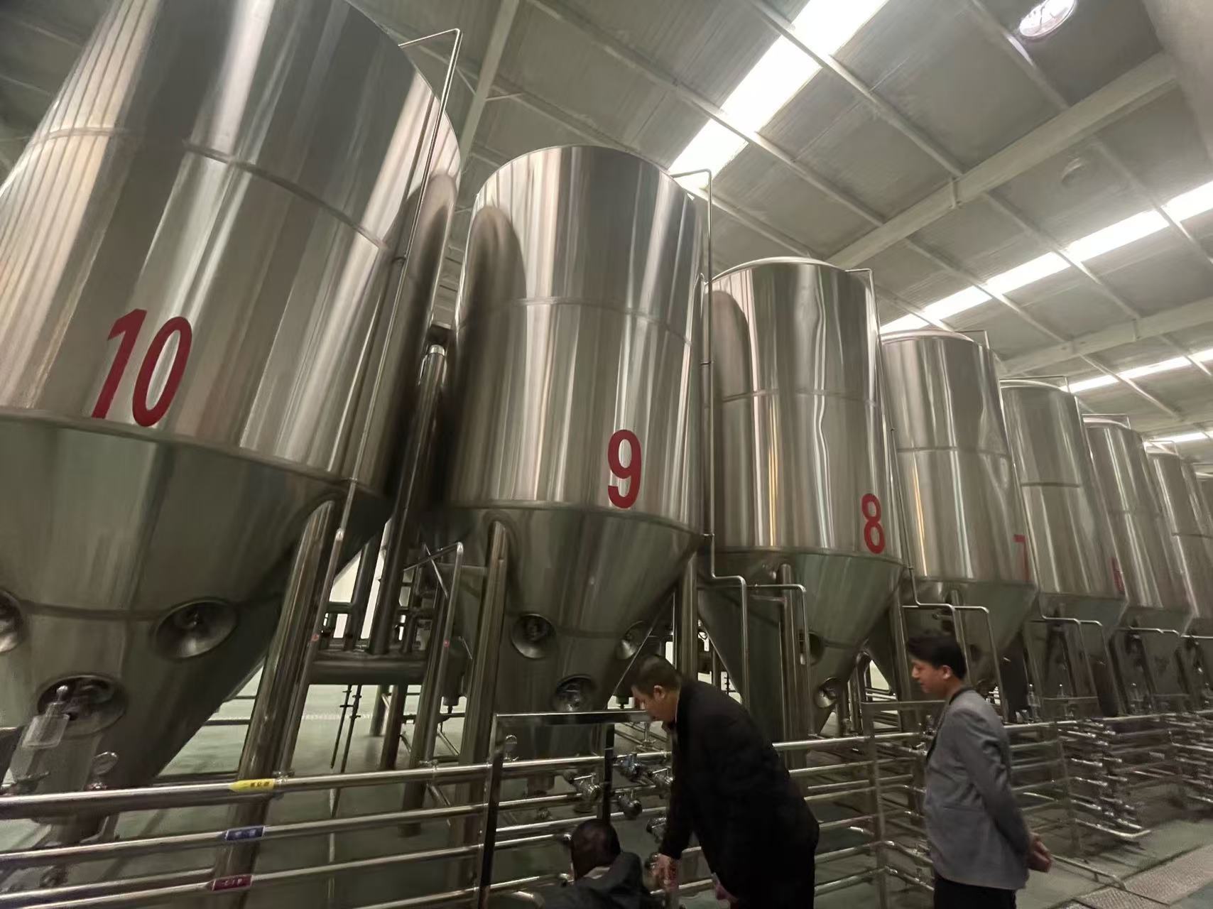 东营精酿啤酒设备厂—平面布置、设备设计、制造、调试、培训等一条龙服务